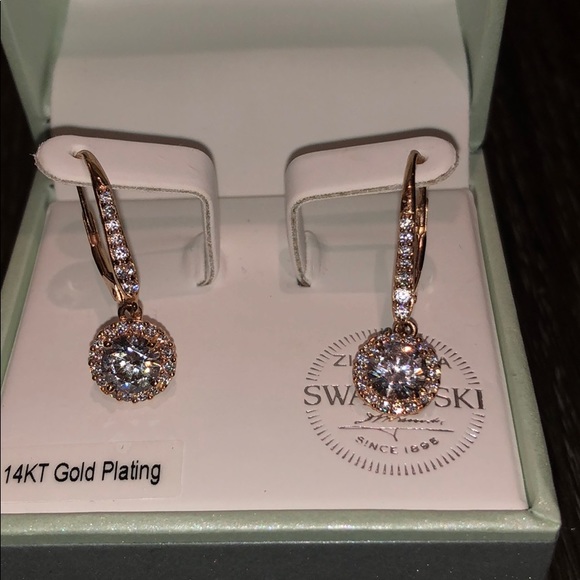 Jewelry - Beautiful Rose Gold Swarovski Crystal Earrings